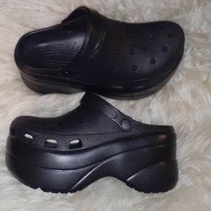 Platform black crocs Cape Robbin brand size 10